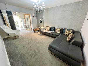Lounge- click for photo gallery